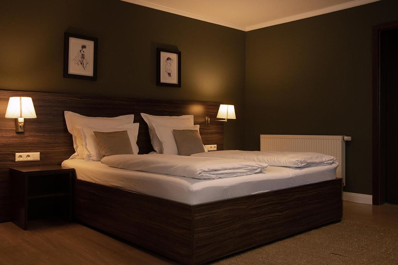 Landhotel Wolfschlugen מראה חיצוני תמונה