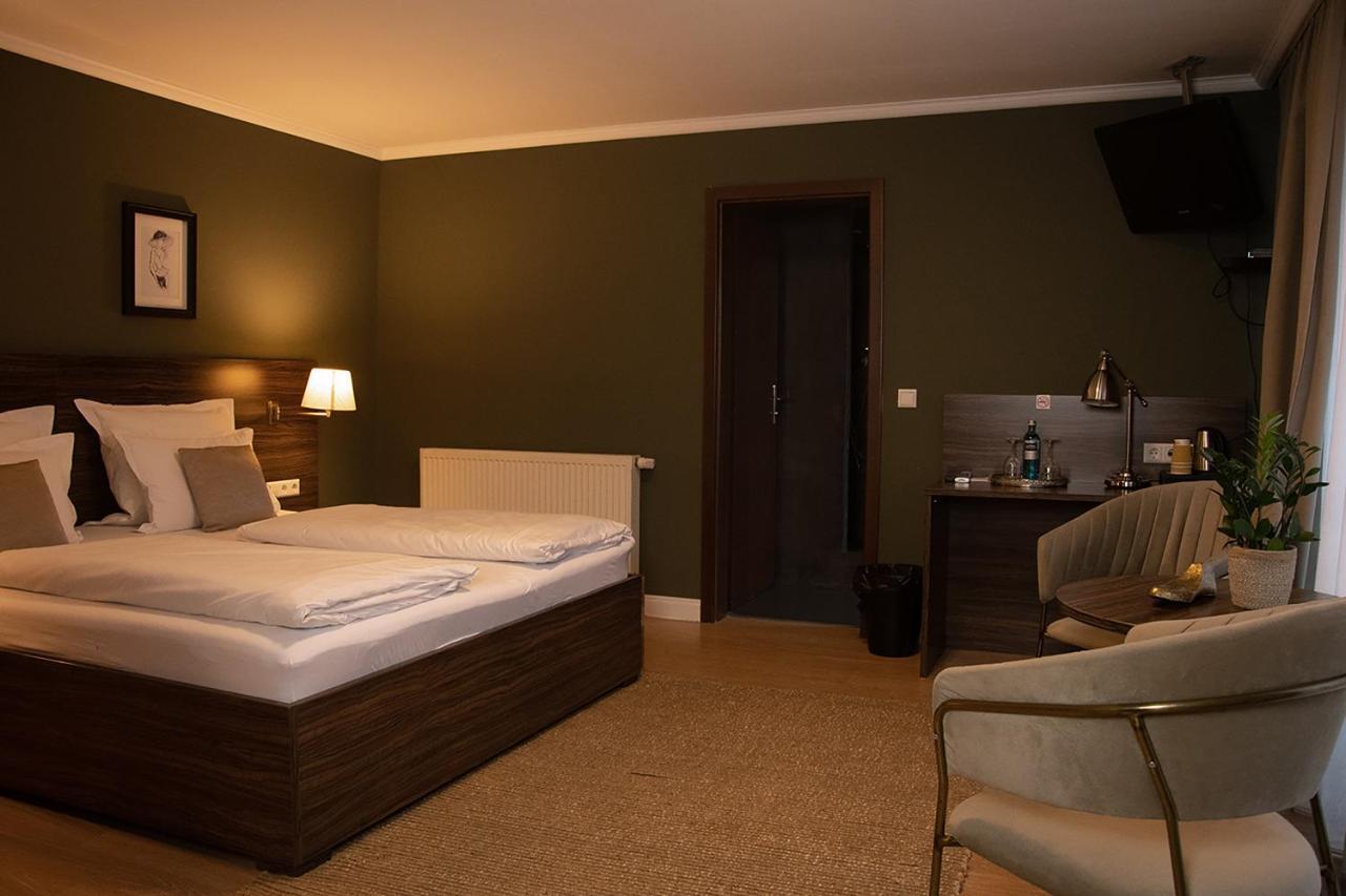Landhotel Wolfschlugen מראה חיצוני תמונה
