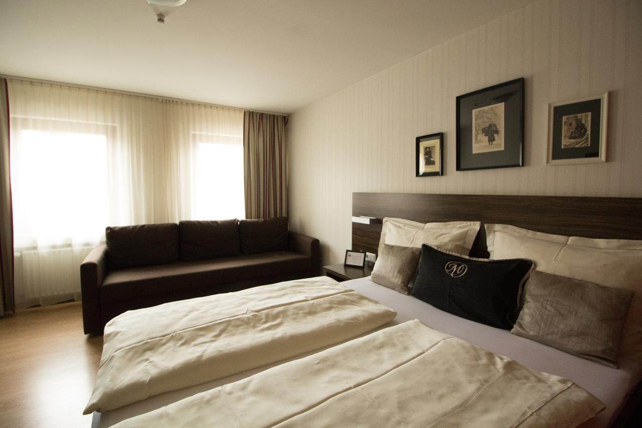 Landhotel Wolfschlugen מראה חיצוני תמונה