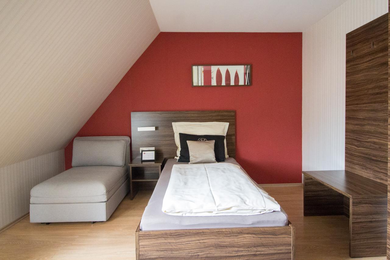 Landhotel Wolfschlugen מראה חיצוני תמונה