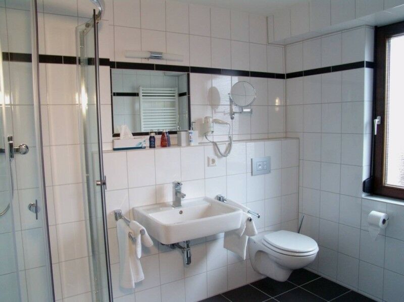 Landhotel Wolfschlugen מראה חיצוני תמונה
